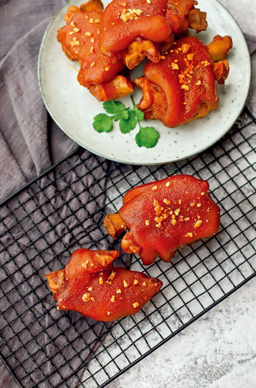 图片[1]-卤香烤猪蹄怎么做-卤香烤猪蹄的做法