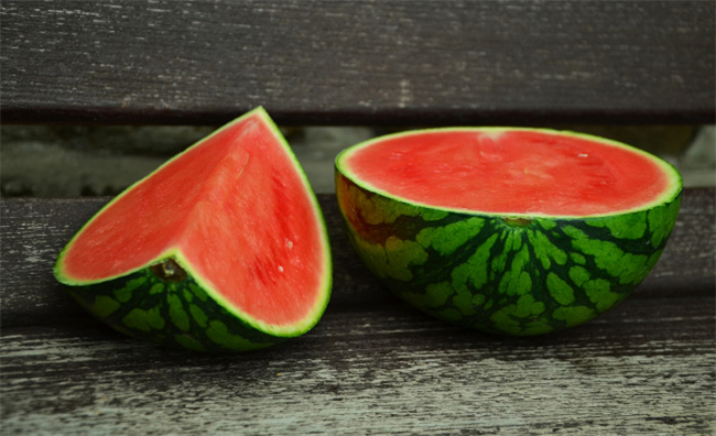 图片[2]-夏季吃西瓜对身体有什么好处 夏天吃西瓜可以减肥吗-锦囊菜谱