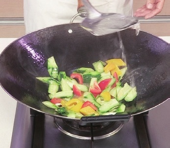图片[4]-彩椒炒黄瓜的做法-彩椒炒黄瓜怎么做