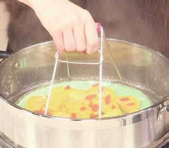 图片[5]-蜜汁枸杞蒸红薯怎么做-蜜汁枸杞蒸红薯的做法