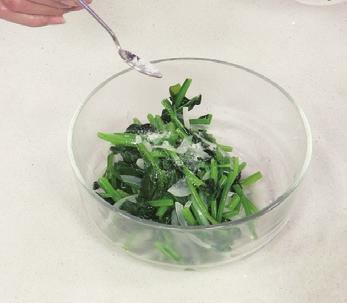 图片[4]-芝麻洋葱拌菠菜怎么做-芝麻洋葱拌菠菜的做法