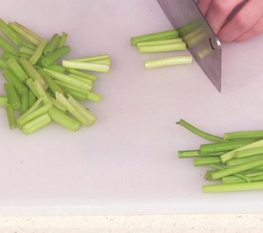 图片[3]-橄榄油芹菜拌核桃仁的做法-橄榄油芹菜拌核桃仁怎么做