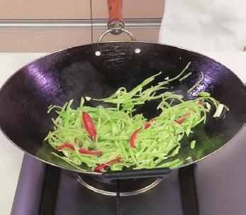 图片[4]-青椒炒莴笋怎么做-青椒炒莴笋的做法