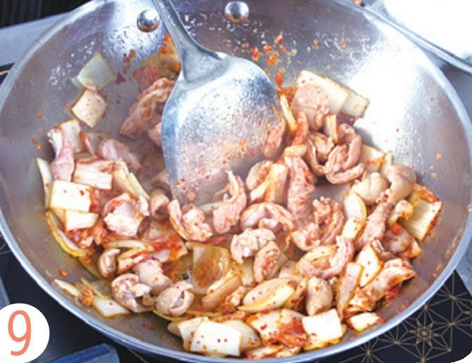 图片[11]-辣白菜炒肥肠怎么做-辣白菜炒肥肠的做法